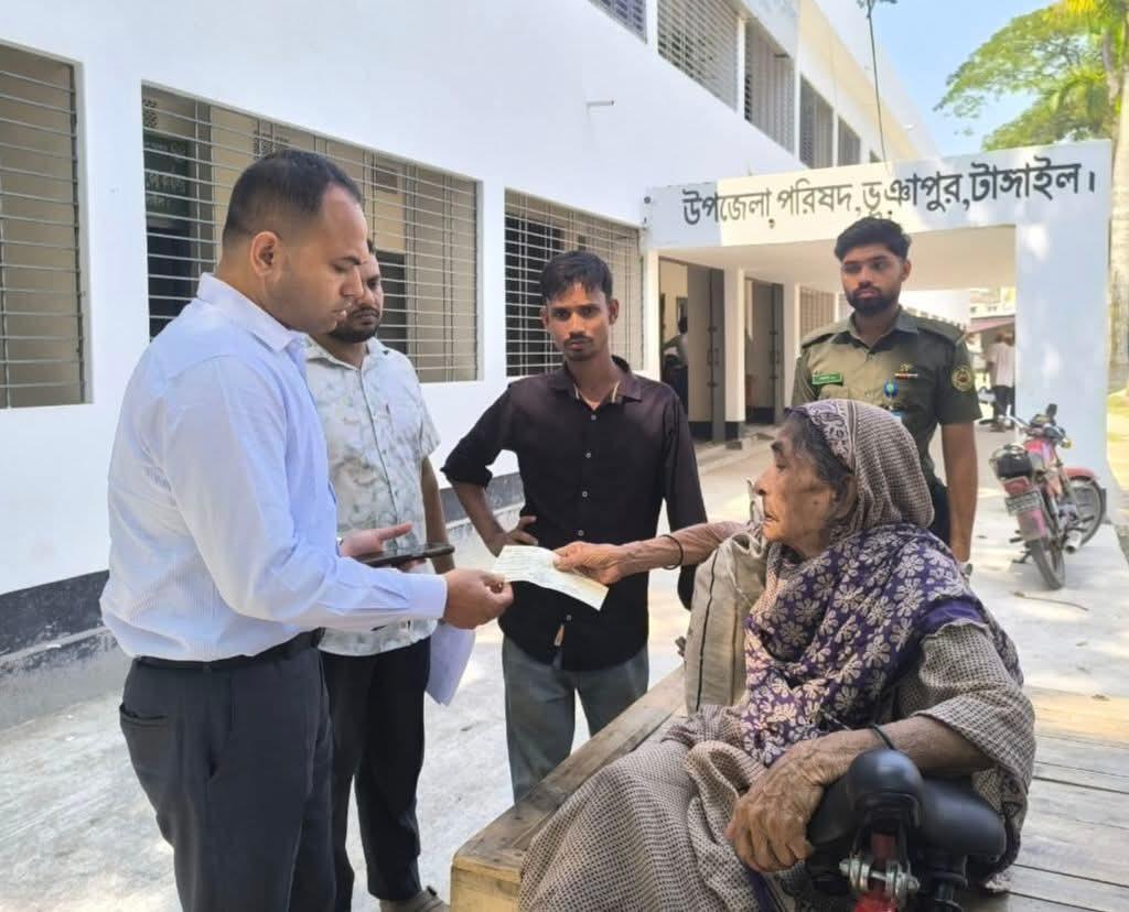মানবিকতার অনন্য দৃষ্টান্ত স্থাপন করলেন ভূঞাপুরের ইউএনও মাহবুব হাসান